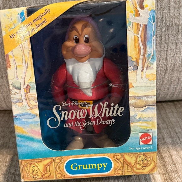 Mattel Grumpy Figure - Red approximately 5 inches collectible 1992 - Picture 3 of 8